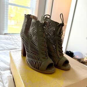Olive Lace-Up Heel
